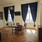 Barbo Palace And Apartamento *