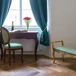 Barbo Palace And Apartamento *