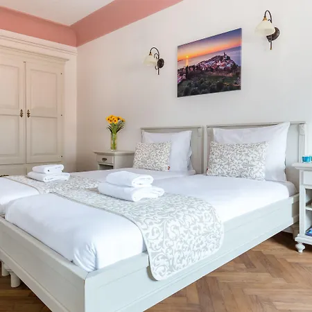 Barbo Palace And Appartement