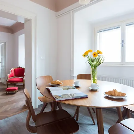 Barbo Palace And Appartement