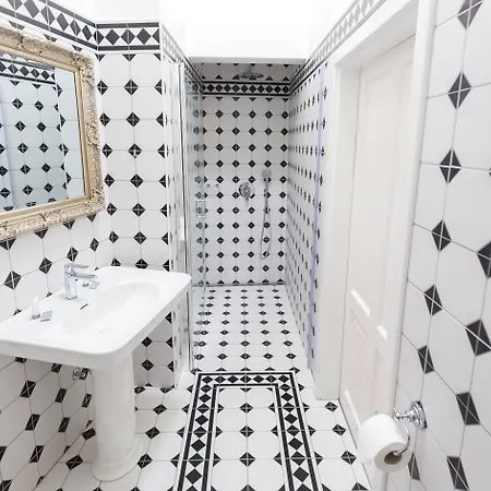 Barbo Palace And 아파트