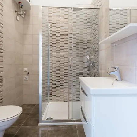 Barbo Palace And 公寓 *