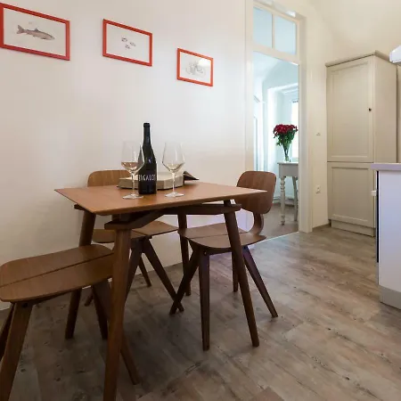 Barbo Palace And Apartamento *