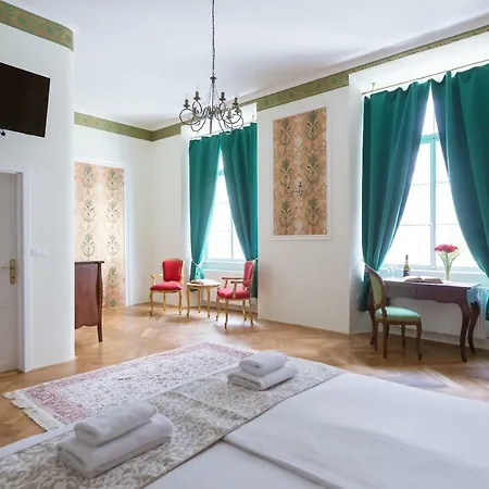 Barbo Palace And Apartamento
