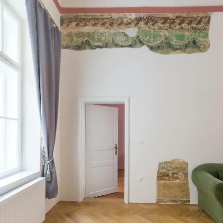 Barbo Palace And Apartamento *
