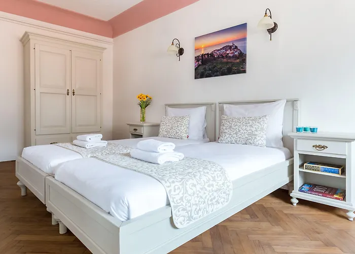 Barbo Palace And Appartement