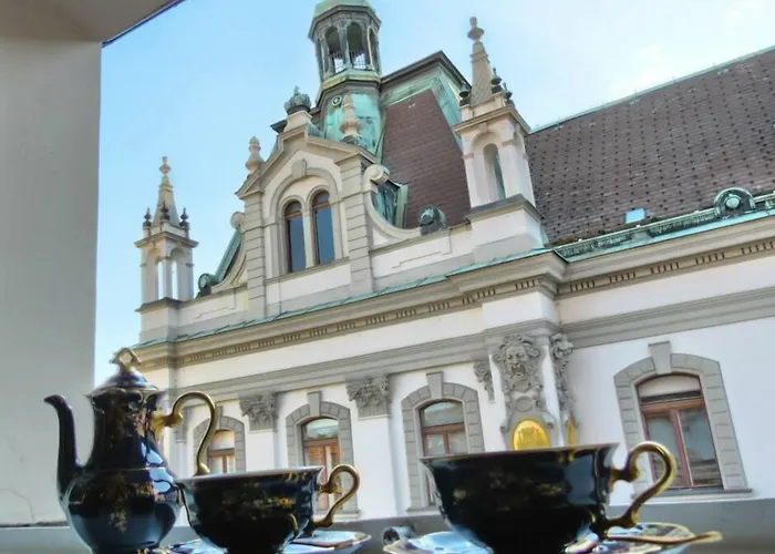 Barbo Palace And 아파트