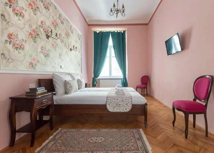 Barbo Palace And Appartement *