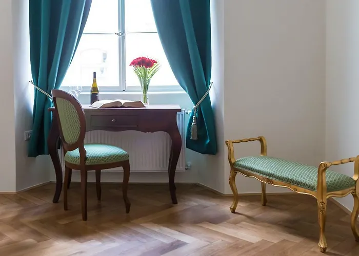 Barbo Palace And شقة *