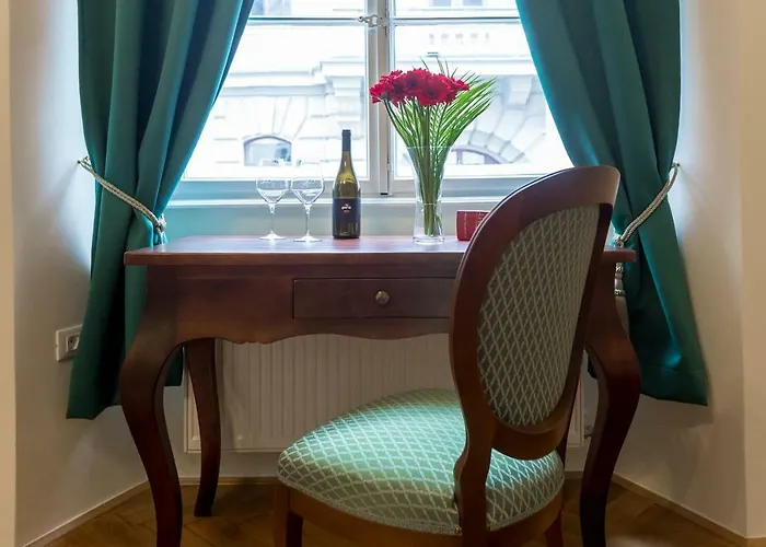 Barbo Palace And 아파트 *