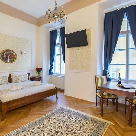 Barbo Palace And Apartment